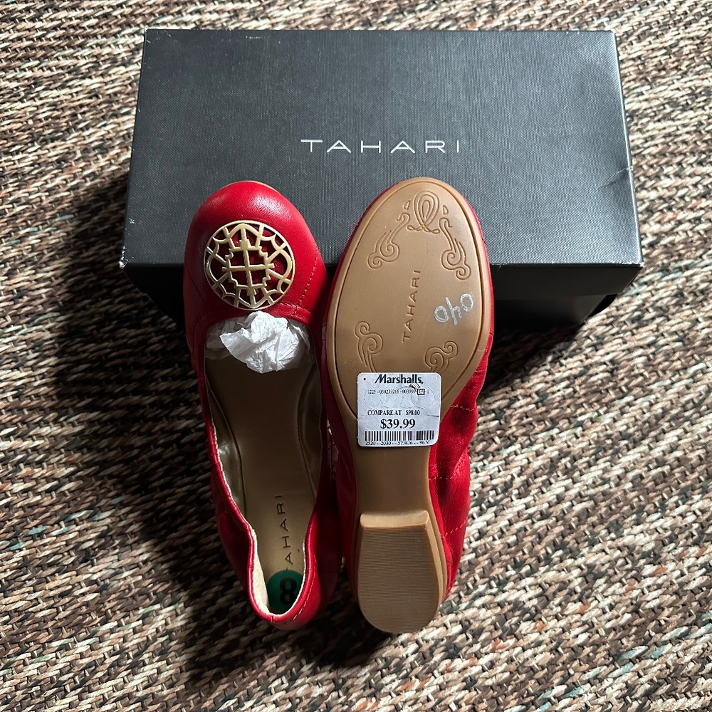 Tahari flats, Red/Gold, size 8